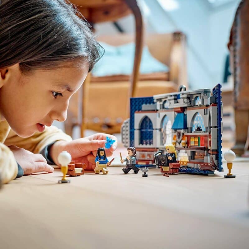 Corvonero : Mostra il tuo orgoglio per Harry Potter lego-harry-potter-stendardo-della-casa-corvonero-76411-featured