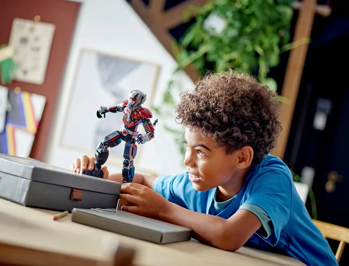 LEGO 76256 Personaggio costruibile di Ant-Man lego 76256_alt5