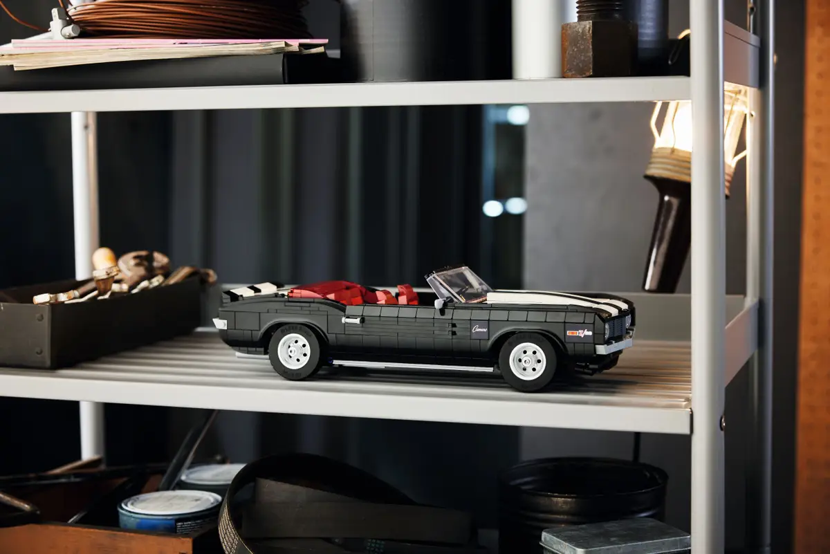 LEGO Chevrolet Camaro Z28 10304 Icons lego chevrolet camaro-10304_alt1