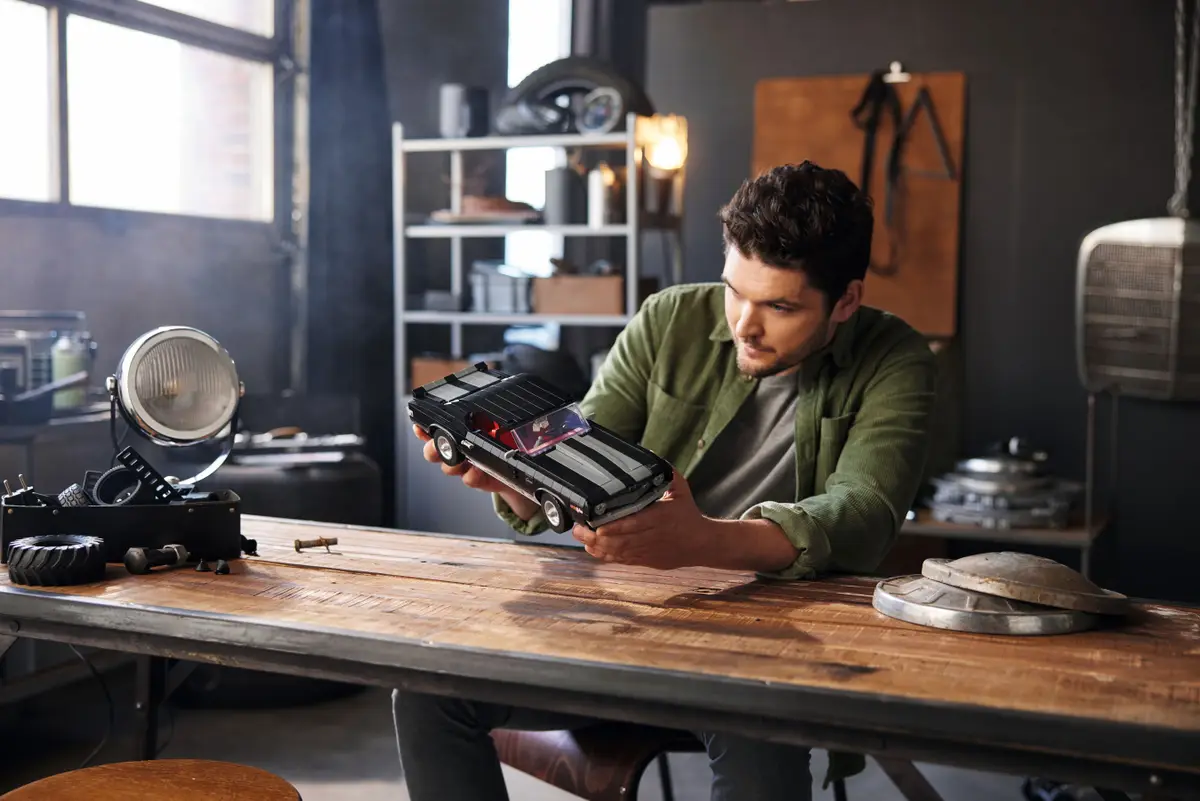 LEGO Chevrolet Camaro Z28 10304 Icons lego-chevrolet-camaro-10304_alt2