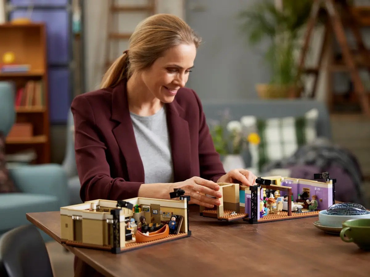 Gli appartamenti di Friends LEGO 10292 Icons lego-friends-appartamenti-10292_4