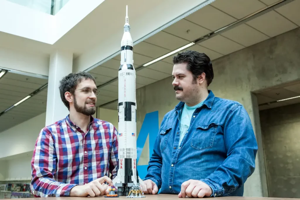 LEGO Saturn V : esplora l’universo con il set Ideas 92176! lego-saturn-v-apollo-ideas-92176-4