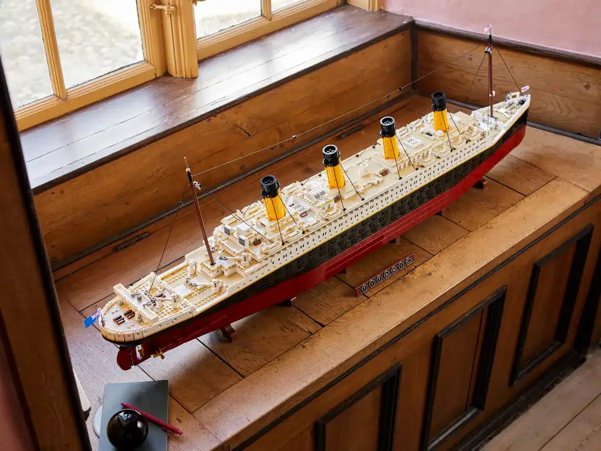 LEGO Titanic 10294 lego-titanic-10294_alt24