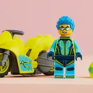 Cyber-Stunt-Bike-LEGO-60358-2