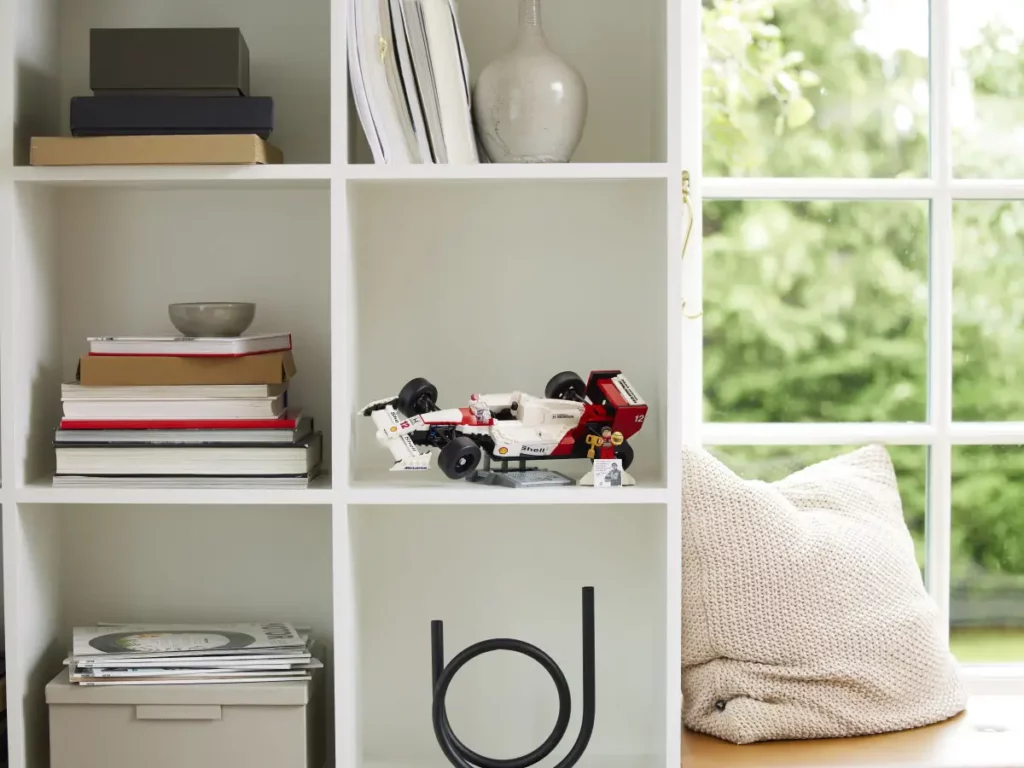 ayrton-senna-lego-icons-10330-4