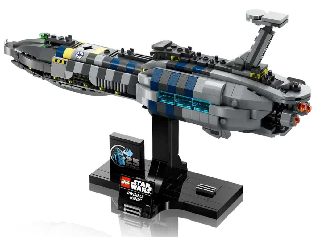 invisible-hand-lego-star-wars-1