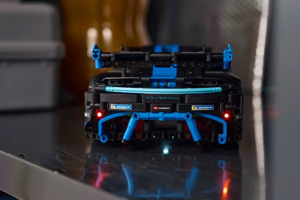 porsche-gt4-lego-42176-4